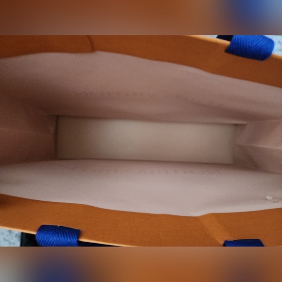 Louis Vuitton Shopping Bag with Ribbon - Picture 6 of 8